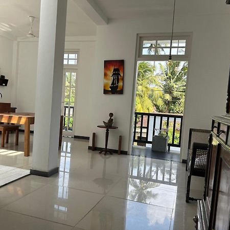 White House & Sea Food Restaurant Hostel Hikkaduwa Luaran gambar