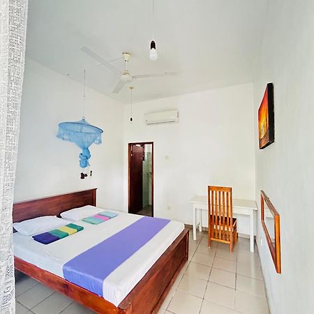 White House & Sea Food Restaurant Hostel Hikkaduwa Luaran gambar