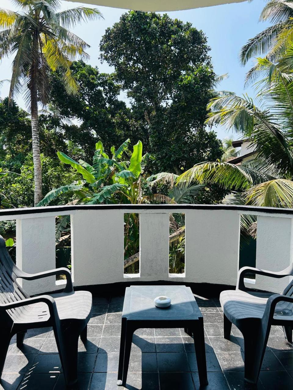White House & Sea Food Restaurant Hostel Hikkaduwa Luaran gambar