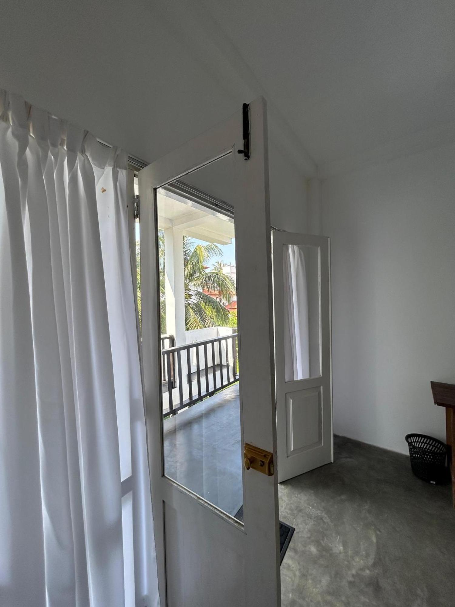 White House & Sea Food Restaurant Hostel Hikkaduwa Luaran gambar
